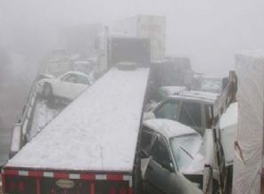 İstanbul'da 15 araç birbirine girdi!