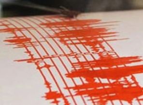 İzmir üst üste depremlerle sallandı!