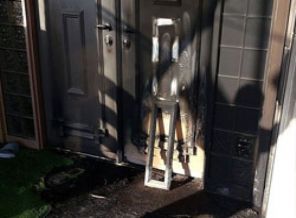 Tarihi cami kundaklandı