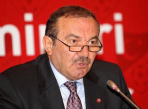 Hakemleri Ay'dan mı getirelim