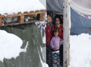 Lübnan'da 4 Suriyeli donarak öldü