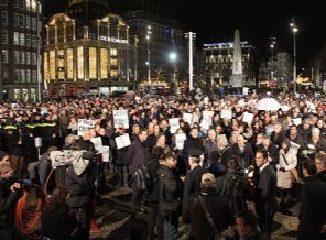 Paris'teki saldırıya tepkiler sürüyor
