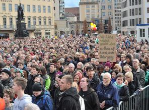 Dresden'de PEGIDA karşıtı gösteri