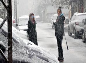 Hatay'a 8 yıl sonra kar yağdı