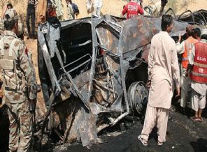 Otobüsle tanker çarpıştı: 57 ölü