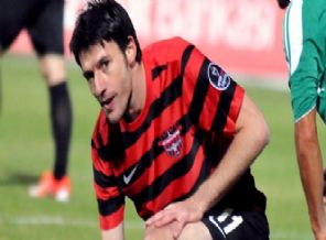 İbrahim Akın yeni takımıyla imzaladı