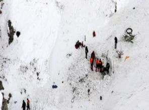 Trabzon'da çığ altında kalan 2 işçi bulundu