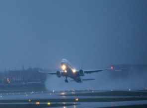 Uçaklar Sabiha Gökçen'e inemedi