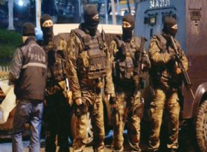 Emniyet canlı bombayı arıyor