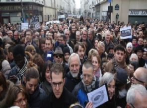 Fransız halkı da Charlie Hebdo'ya tepkili