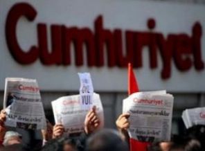 Saadet Partisi Cumhuriyet'e suç duyurusunda bulundu