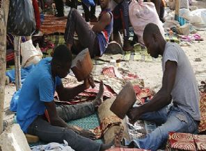 Döve döve elbise yapıyorlar