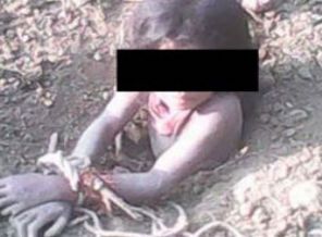 Hindistanlı baba kızını toprağa gömerken yakalandı