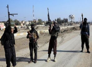 Cami imamı halkın önünde kurşunlandı