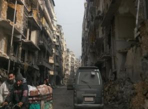 Halep can çekişiyor