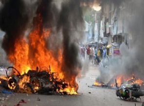 Hindistan'da üç Müslüman yakılarak katledildi