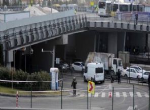 Metrobüs'te bomba alarmı
