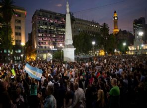 Arjantin 'Savcı' için ayakta