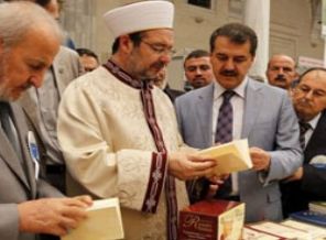 Diyanet Vakfı'ndan 15 bin kitap!