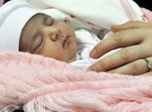 6 aylık bebeğini boğdu