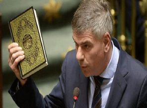 Irkçı siyasetçiden Kuran'ı Kerim'e hakaret