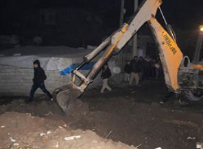 Hendekler vatandaşı mağdur ediyor