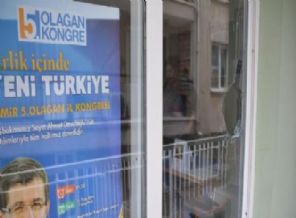 İzmir'de AK Parti binasına saldırı