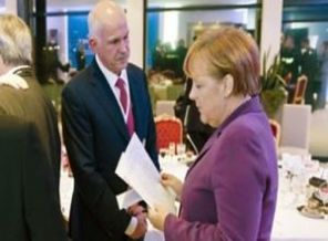 Papandreu'yu o fotoğrafı yaktı!