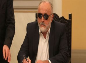 Çipras'ın bakanı tarihe geçti