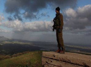 İsrail Golan'da Esed güçlerini vurdu