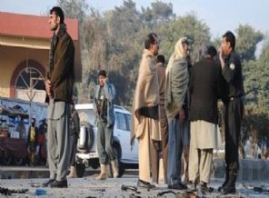 Pakistan'da camiye bombalı saldırı: 49 ölü