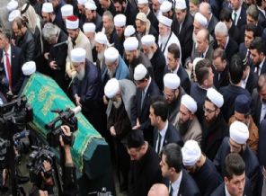 İsmail Ustaosmanoğlu Hocaefendi Hakk'a uğurlandı