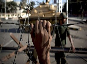 Sina'da kanlı saldırılar: En az 42 ölü