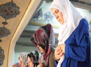 Bu camiye sadece kadınlar giriyor!