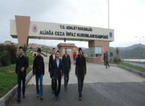 Yasa dışı dinlemede iki polis tahliye oldu