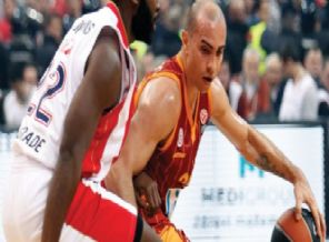 G.Saraylı isim hastaneye kaldırıldı