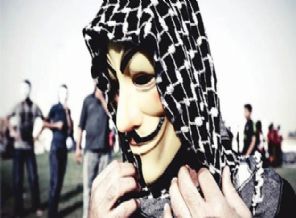 Hackerlar muhalifleri 'kadın olarak' avlıyor!