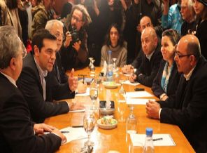 Türkiye'nin politikalarına uymayın