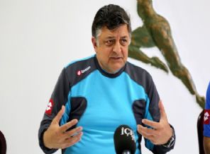 Yılmaz Vural, teknik direktörlüğü bırakıyor!