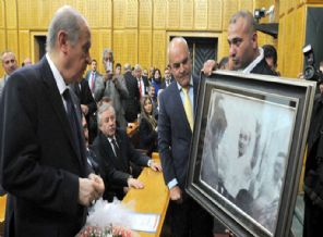 Devlet Bahçeli'ye Bozkurt yapan Atatürk fotoğrafı