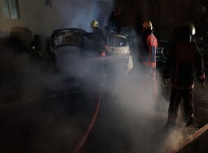 Üsküdar'da 9 araç kundaklandı