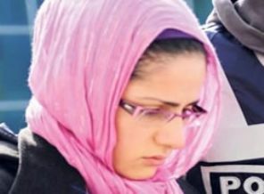 Kocasını kabloyla boğan kadın beraat etti