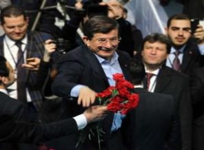 Davutoğlu, Kocaeli kongresinde konuştu