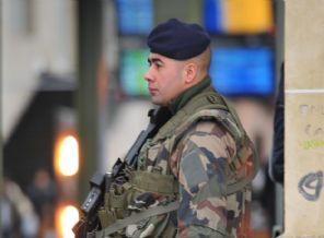 Fransa'de askerleri bıçaklayan Coulibaly tutuklandı