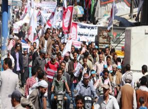 Husi lider darbeyi savundu