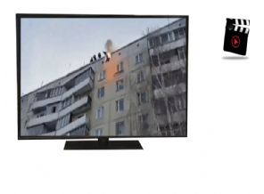 Kendini yakıp 9. kattan böyle atladı! (Video)