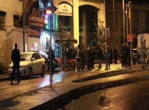 AK Parti binasının önünde silah sesleri!