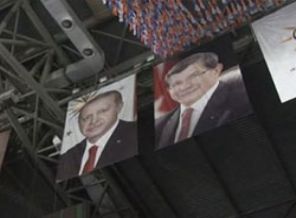 AK Parti İstanbul kongresinde Erdoğan şiiri