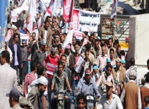 Husi lider darbeyi savundu