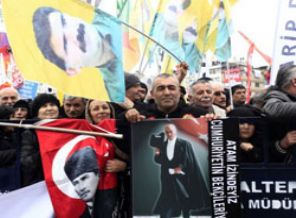 Atatürk ve Öcalan yan yana